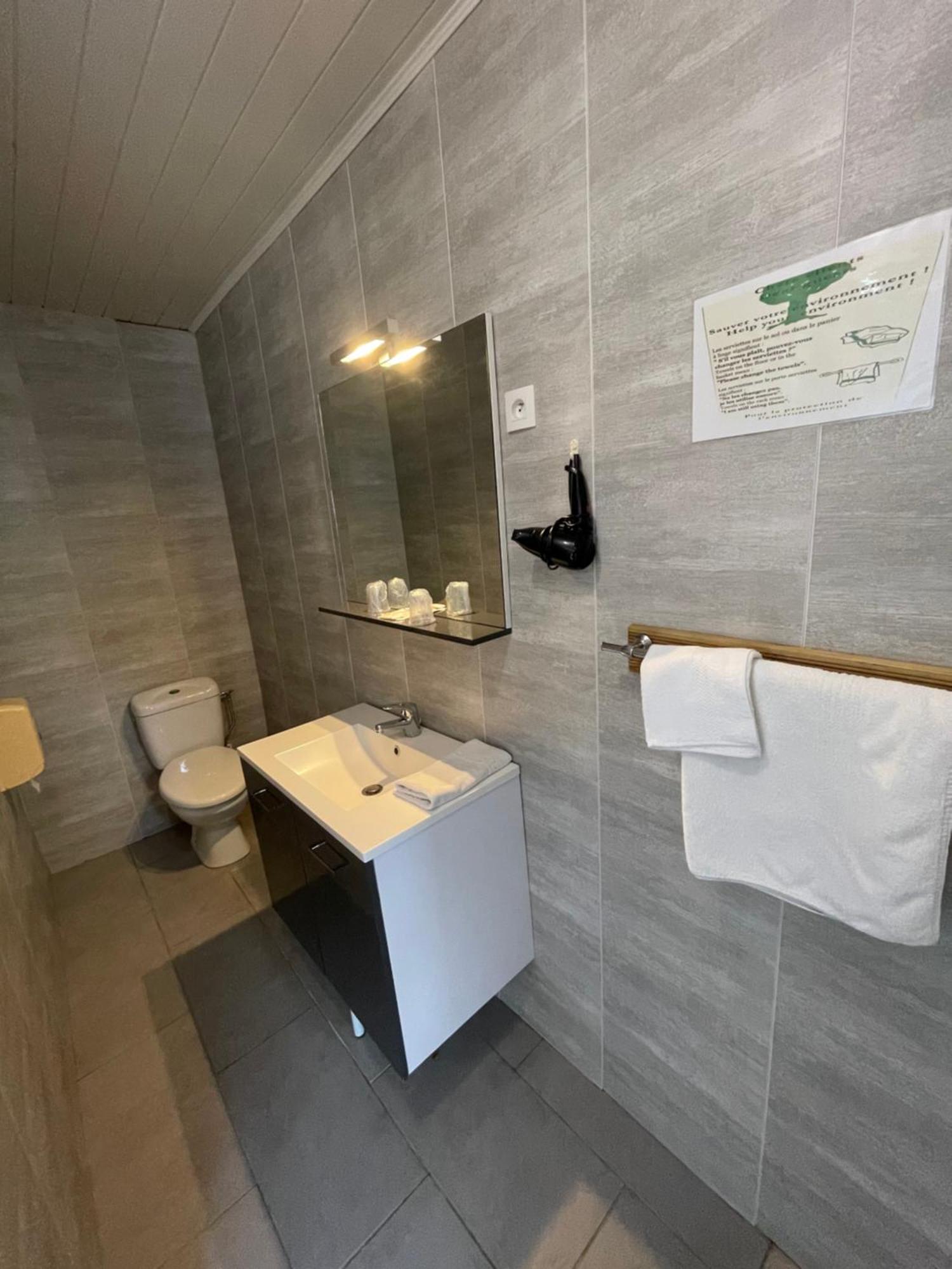 Hotel Auberge Des Charmilles Sainte-Soulle Pokój zdjęcie